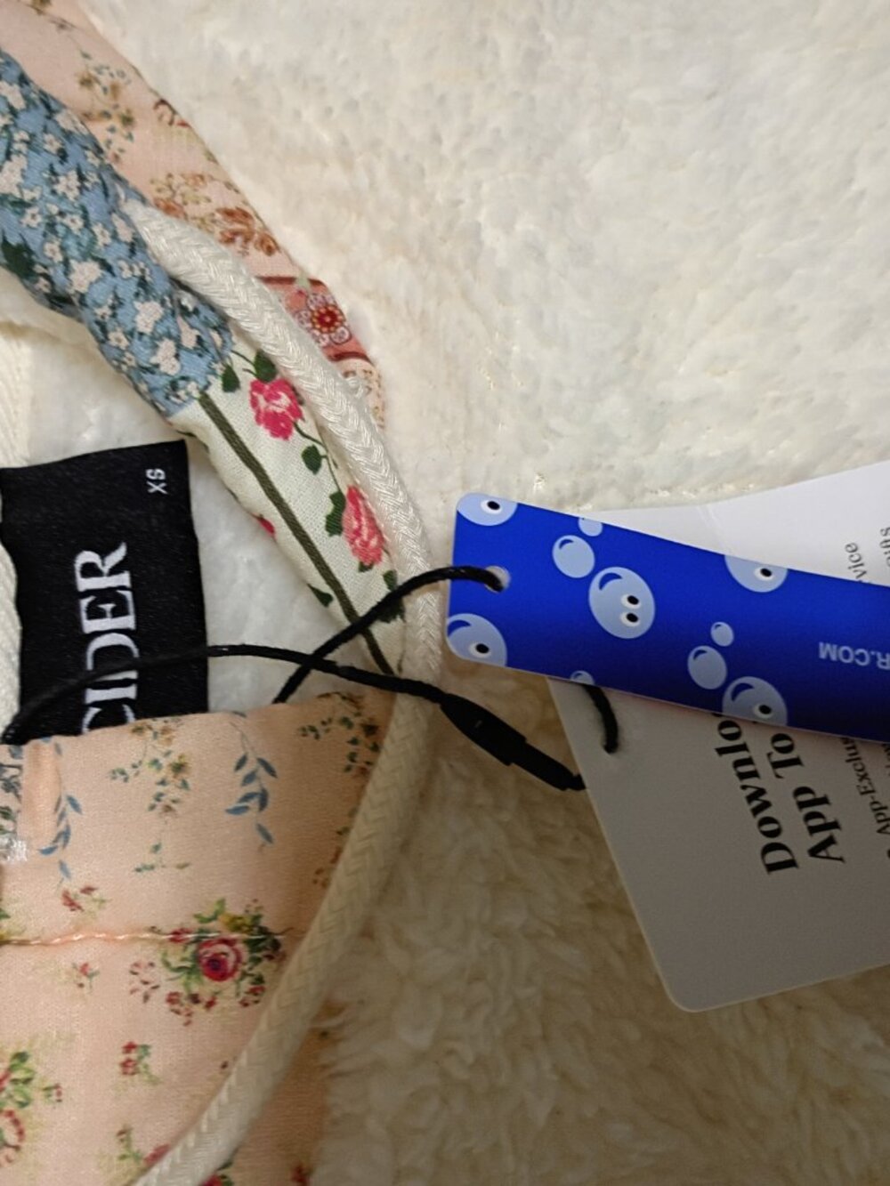 Size xs Cider -fleece geometric and disty floral - Picture 8 of 9
